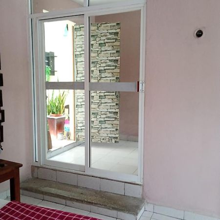 En Planta Alta A Pie De Avenida Apartment Cozumel Bagian luar foto